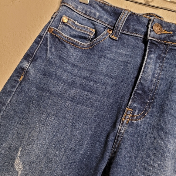 Enjean Distressed Raw Hem Jeans - Picture 7 of 12